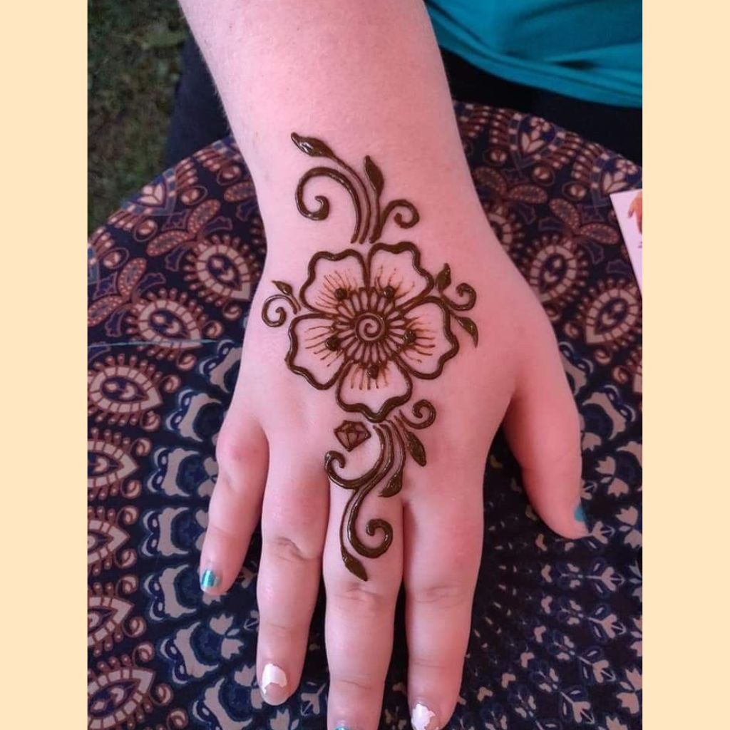 Cute mehndi design for kids