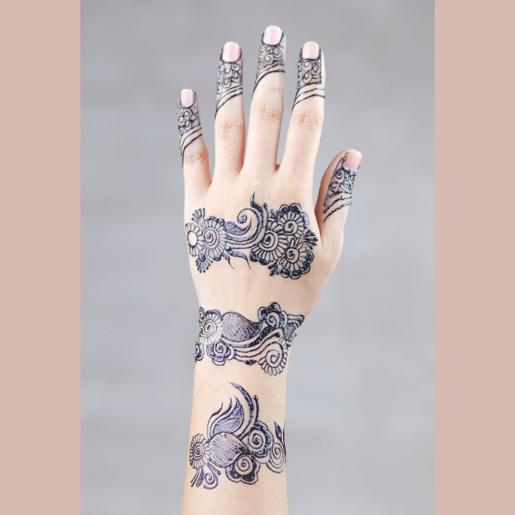 Cute mehndi design for kids