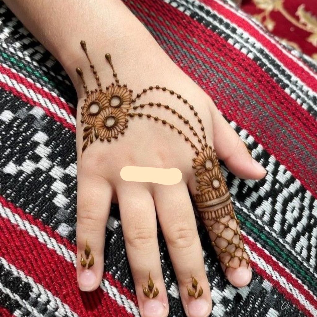 Cute mehndi design for kids