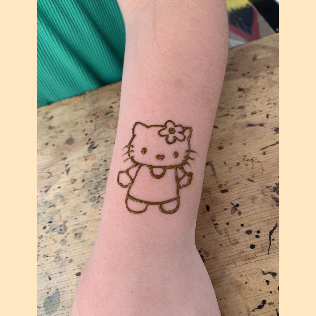 Cute mehndi design for kids