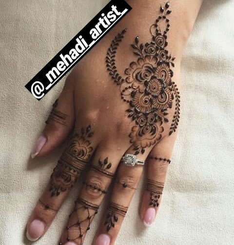 Royal Finger Mehndi Designs Photo