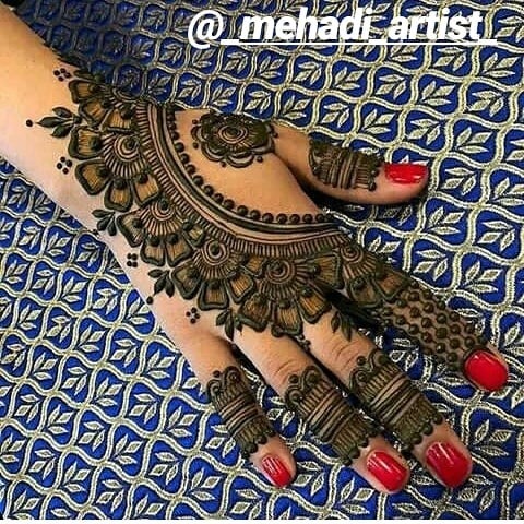 Royal Finger Mehndi Designs Photo