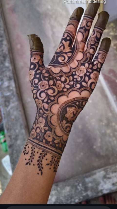 Simple Mehndi Design Photos