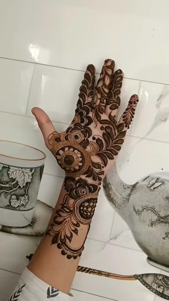 Simple Mehndi Design Photos