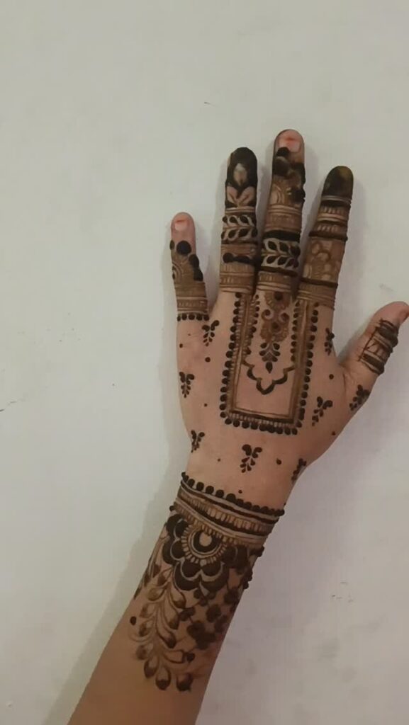 Simple Mehndi Design Photos