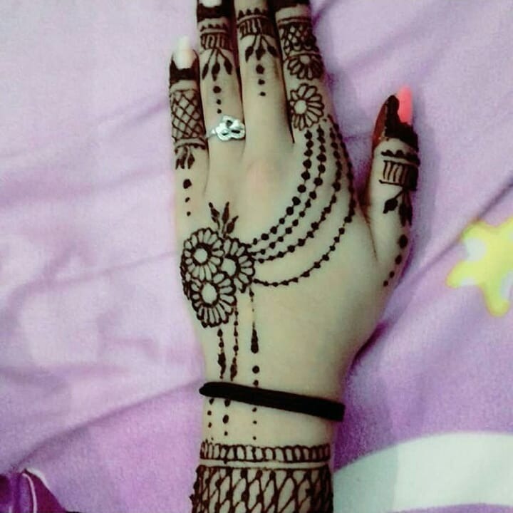 बेल मेहंदी डिजाइन फोटो