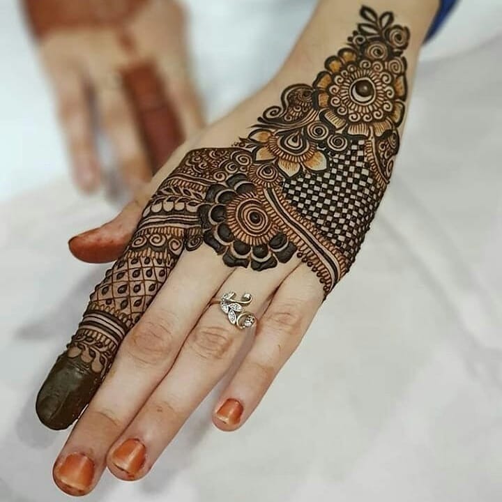 बेल मेहंदी डिजाइन फोटो