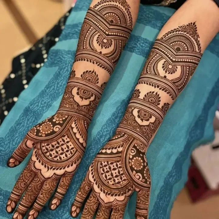स्टाइलिश न्यू मेहंदी डिजाइन