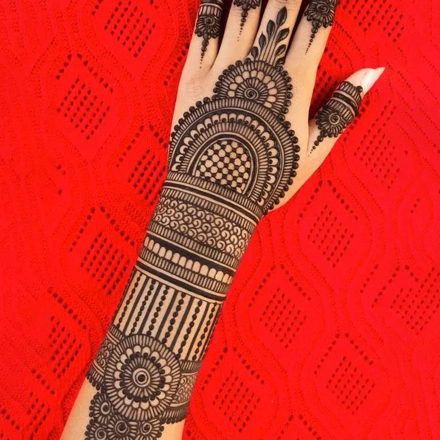 Stylish new mehndi design Images