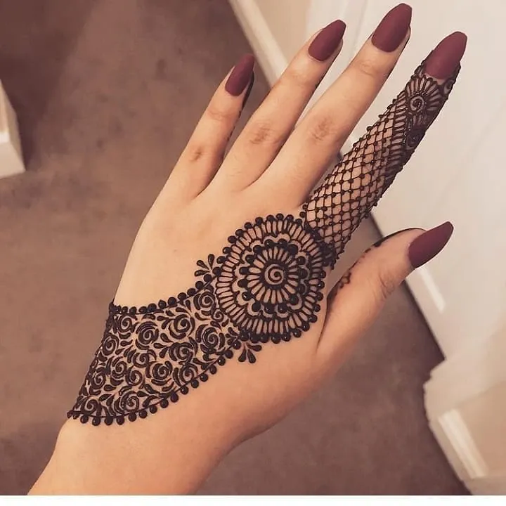 Stylish new mehndi design Images