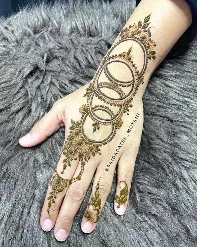 Stylish new mehndi design Images