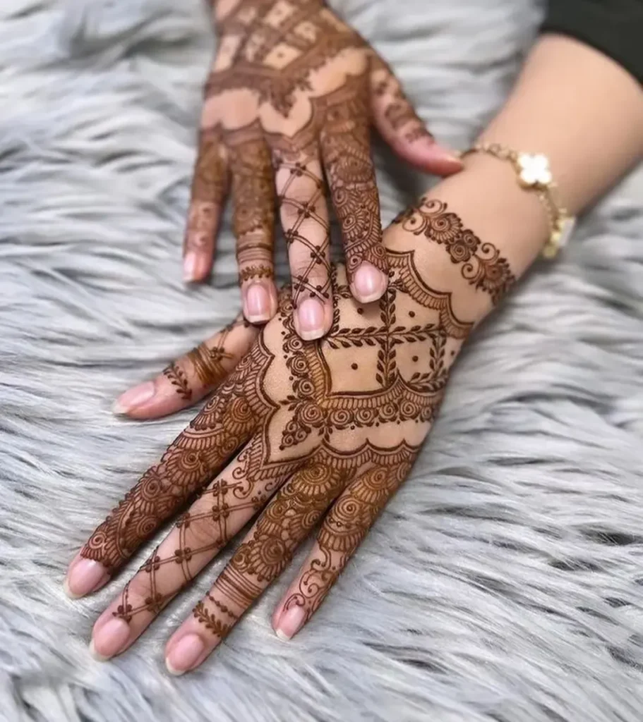Stylish new mehndi design Images